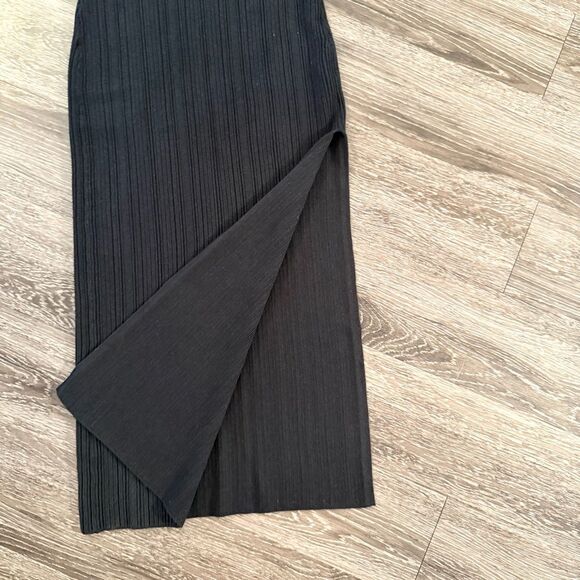 Abercrombie & Fitch Thick Knit High Neck Ribbed Maxi Dress - Picture 4 of 5